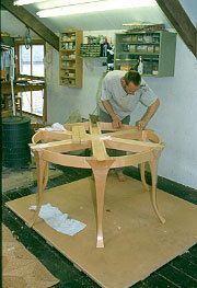 CIRCULAR DINING TABLE - Stage2